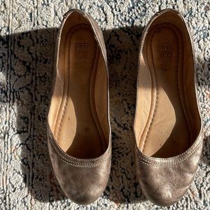 Frye leather gold Carson ballet flat size 6